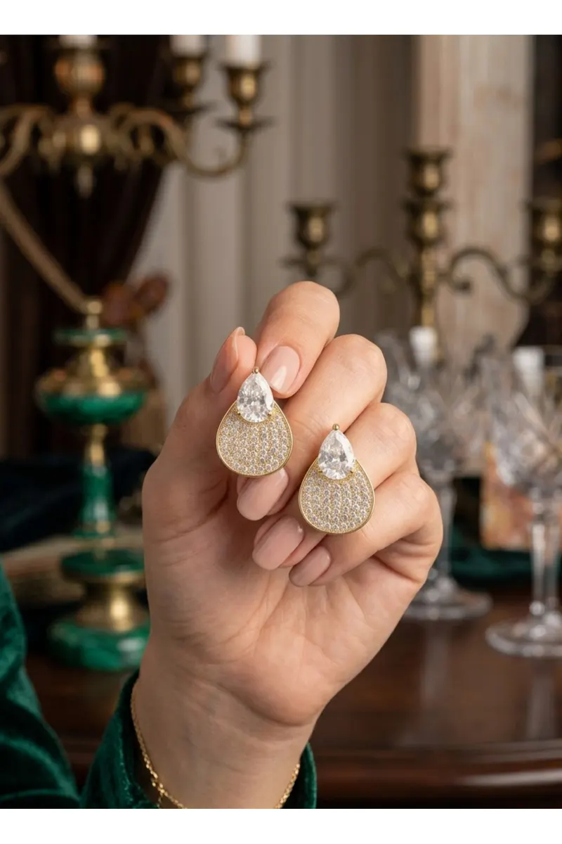 Pirinç Gold Renk Zirkon Taşlı Damla Model Küpe