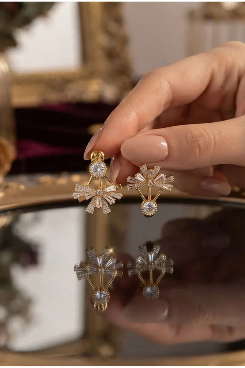 Pirinç Gold Renk Zirkon Taşlı Yassı Fiyonk Model Küpe