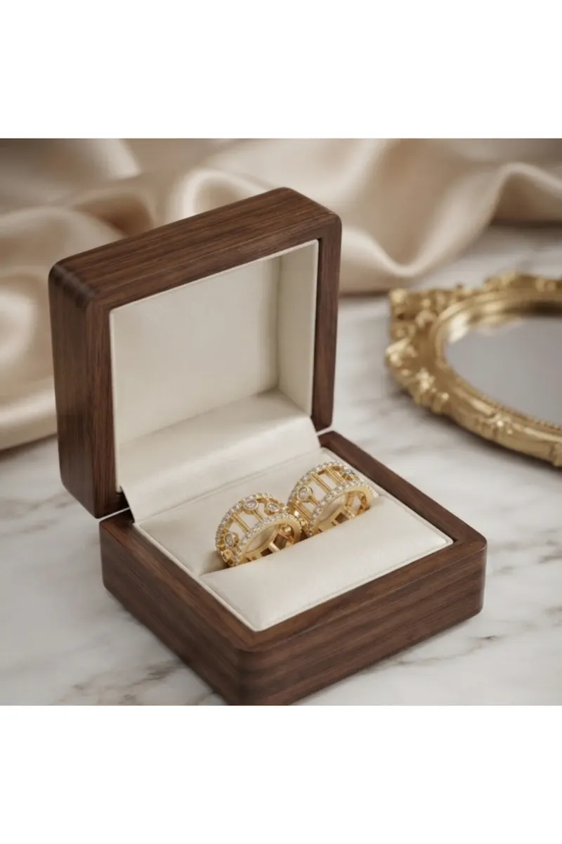 Gold Renk Zirkon Taşlı Çit Halka Model Çelik Küpe