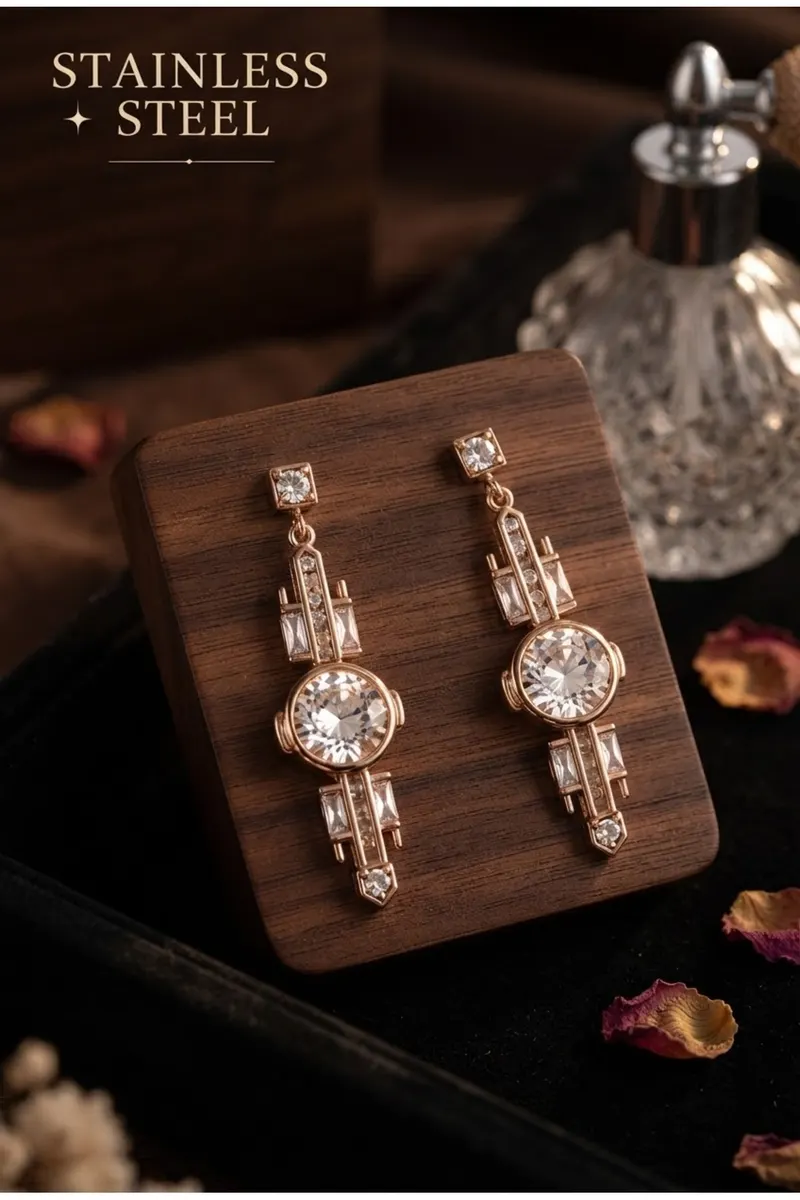 Rose Renk Zirkon Taşlı Geometrik Sallantılı Küpe