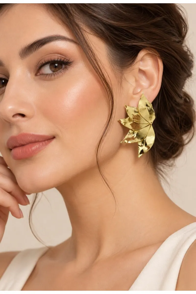 Gold Renk Zara Model Yarım Çiçek Çelik Küpe