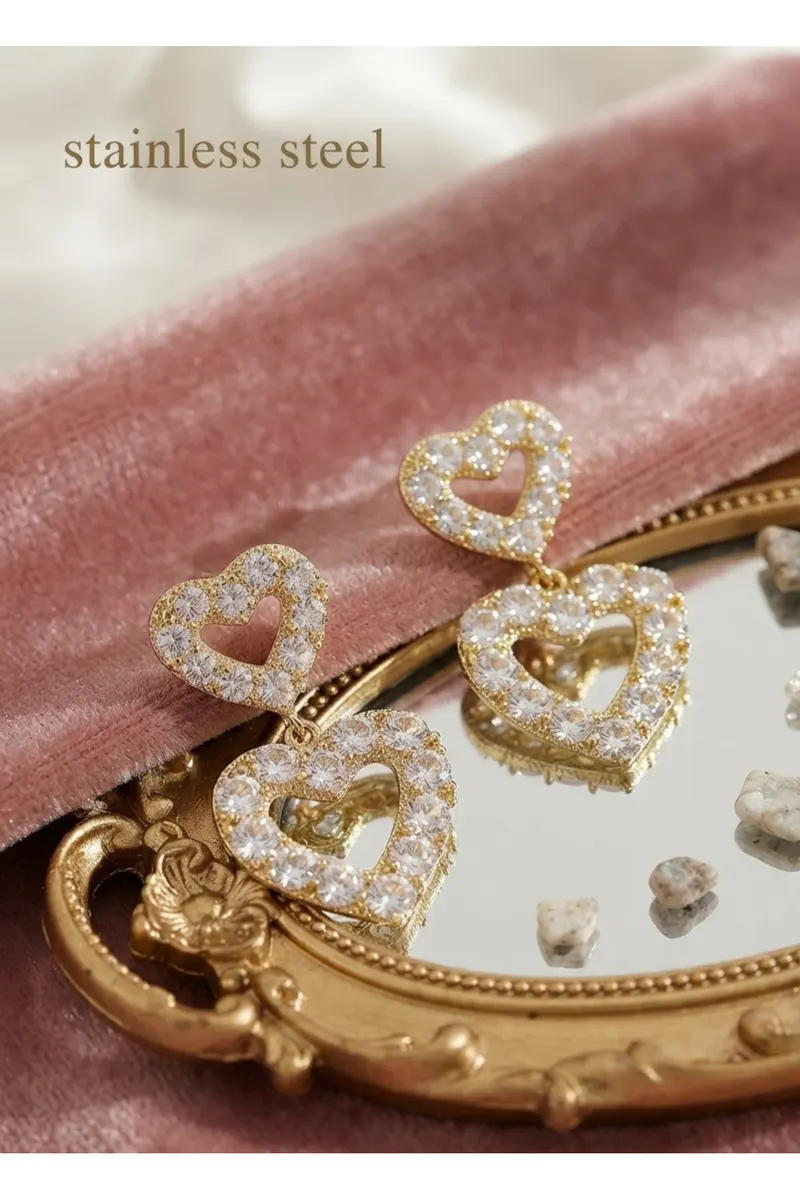 Pirinç Gold Renk Zirkon Taşlı Sallantı Kalp Model Küpe