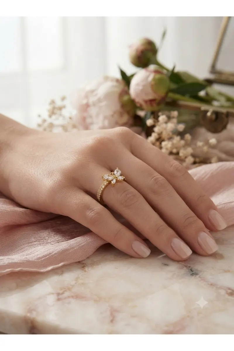 Gold Renk Zirkon Taşlı Kelebek Model Ayarlanabilir Yüzük