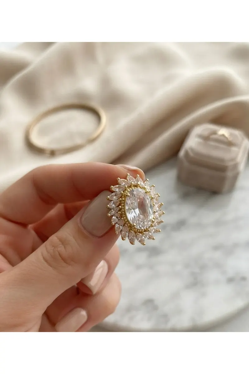 Pirinç Gold Renk Büyük Zirkon Taşlı Küpe