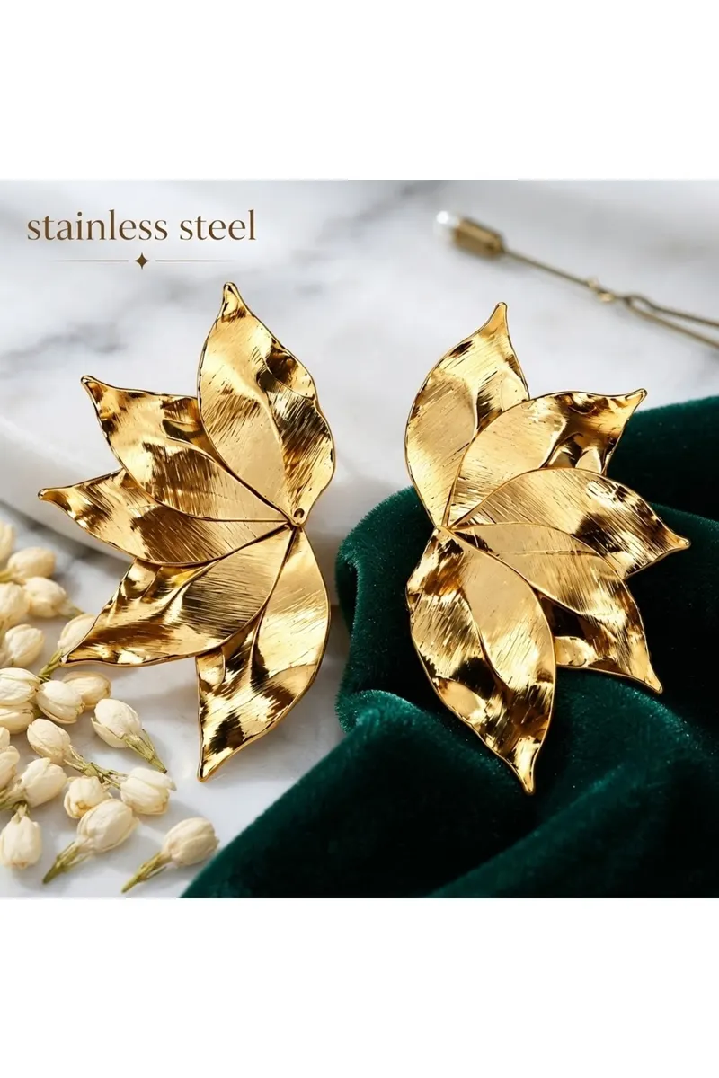 Gold Renk Zara Model Yarım Çiçek Çelik Küpe