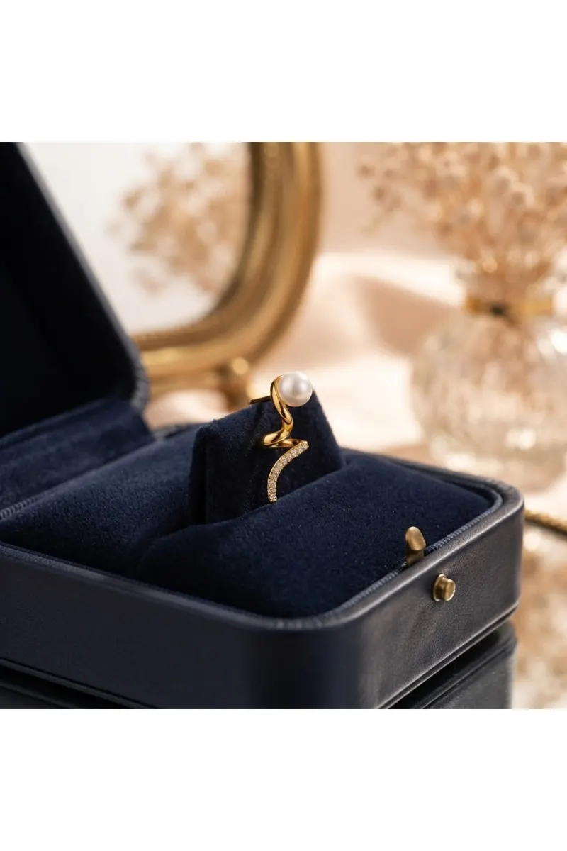 Gold Renk İnci ve Zirkon Taşlı Burgulu Tasarım Çelik Küpe