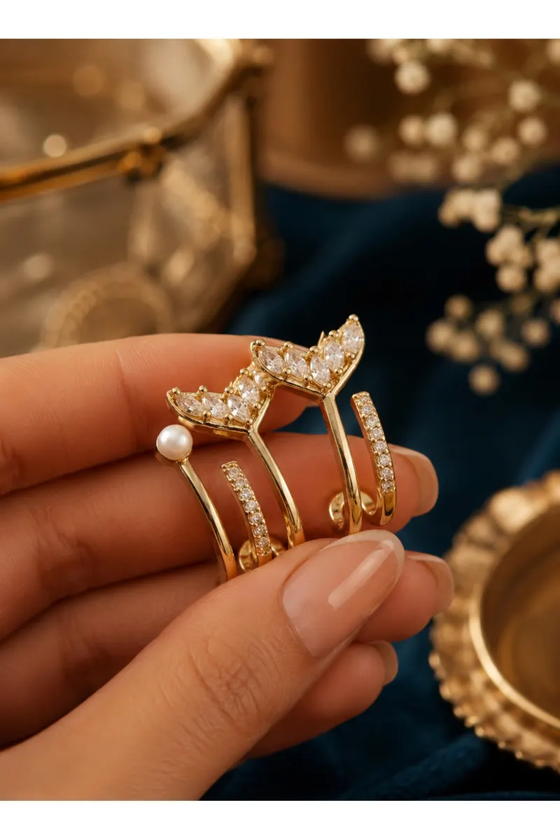 Pirinç Zirkon Taşlı İnci Detaylı Balık Kuyruğu Model Gold Renk Küpe