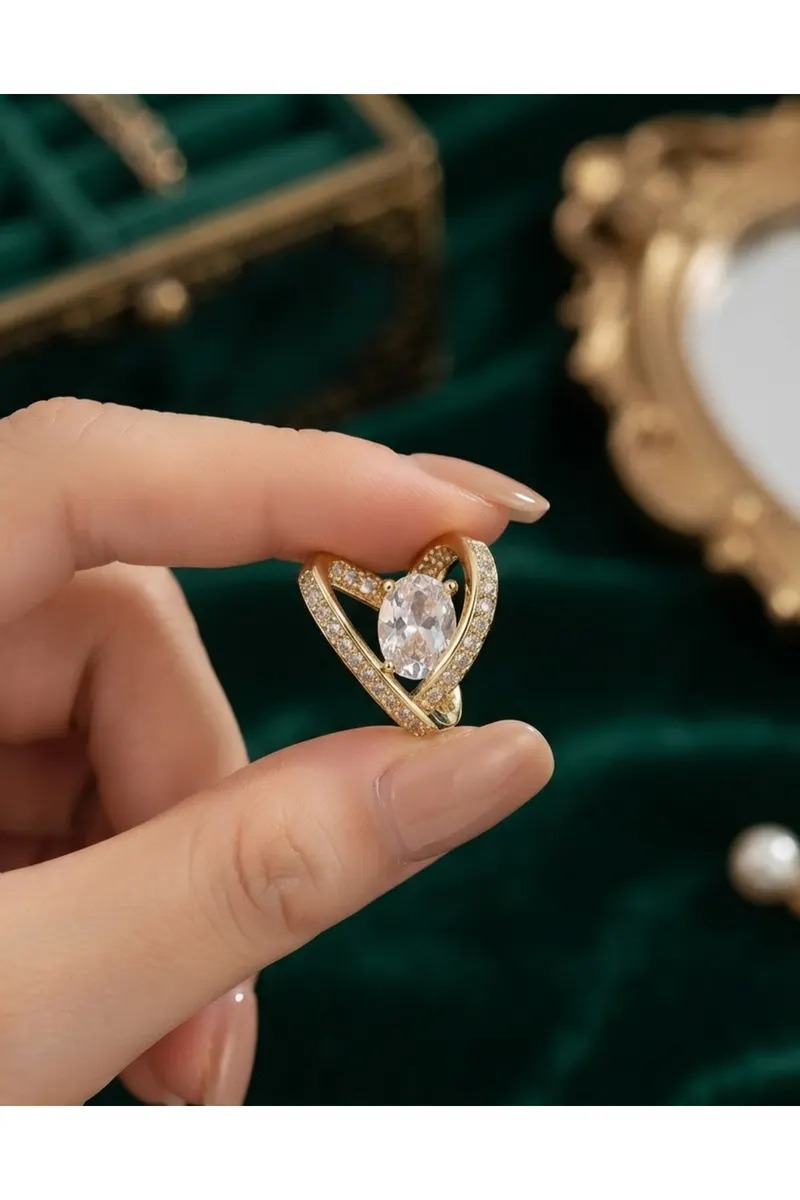 Pirinç Gold Renk Zirkon Taşlı Kalp Model Küpe