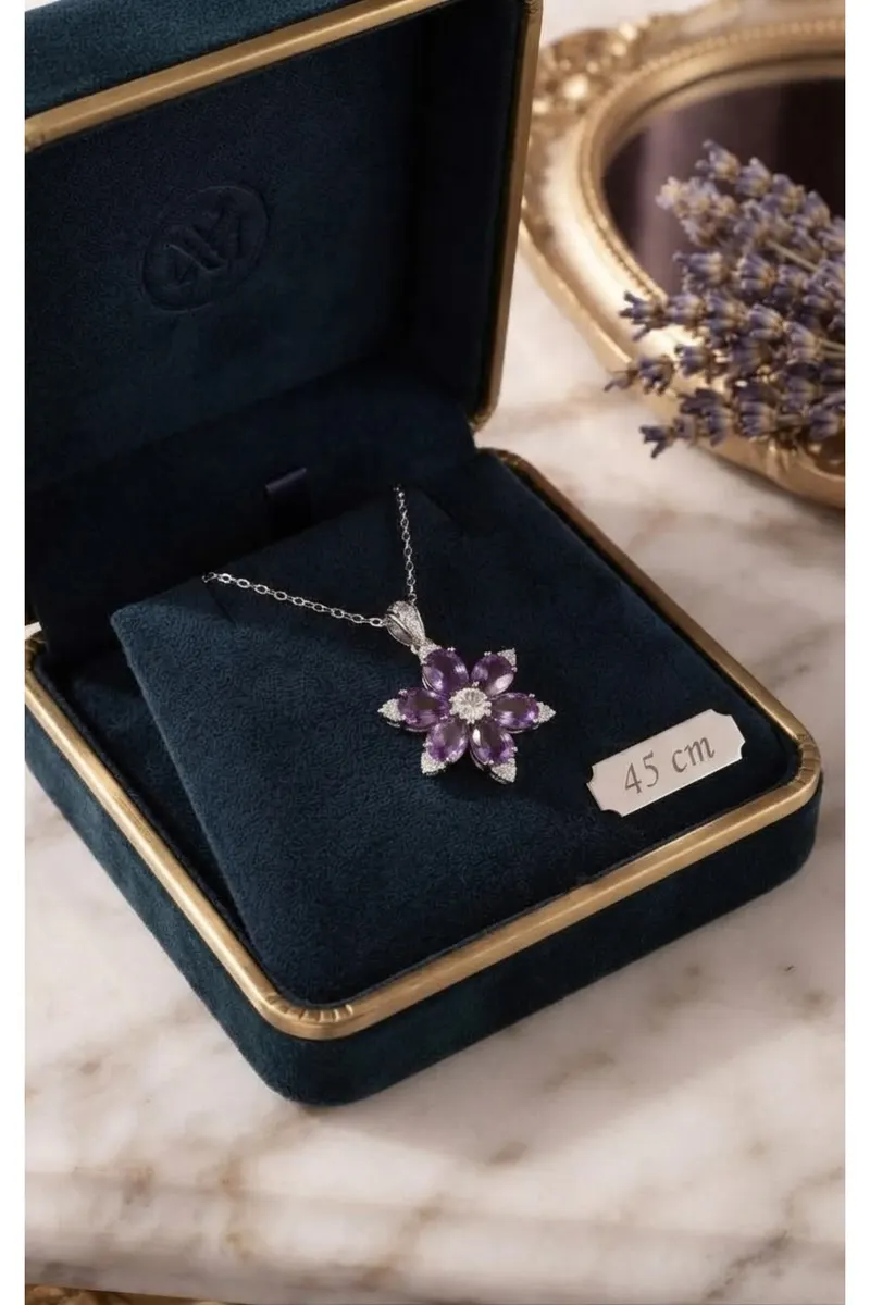 Gümüş Renk Lila Taşlı Lotus Kamelya Model Çelik Kolye