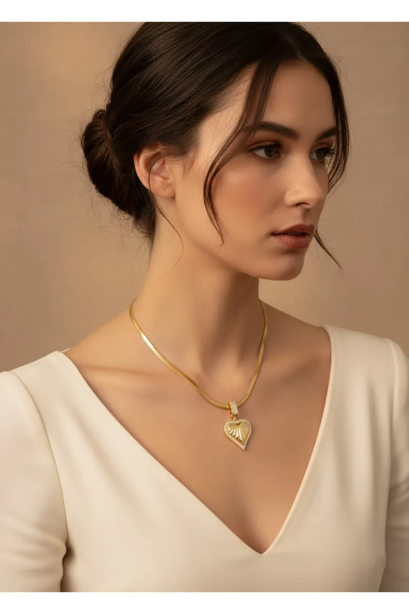 316L Gold Renk Çelik Zirkon Taşlı Kalp Model Kolye