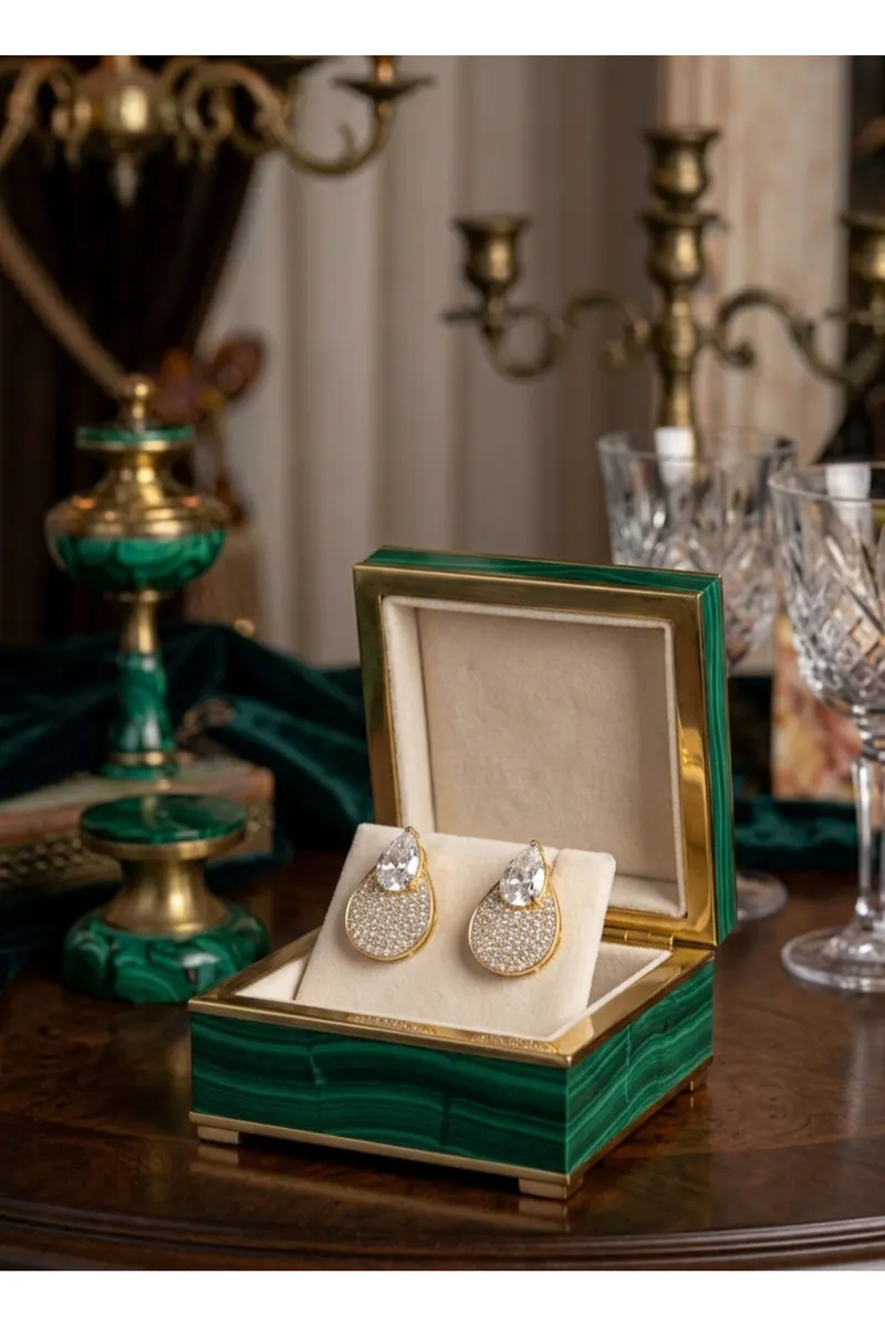 Pirinç Gold Renk Zirkon Taşlı Damla Model Küpe