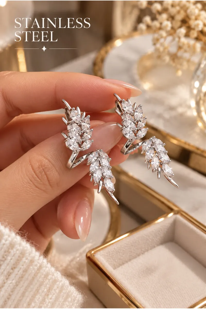 Pirinç Gümüş Renk Zirkon Taşlı Yaprak Model Küpe