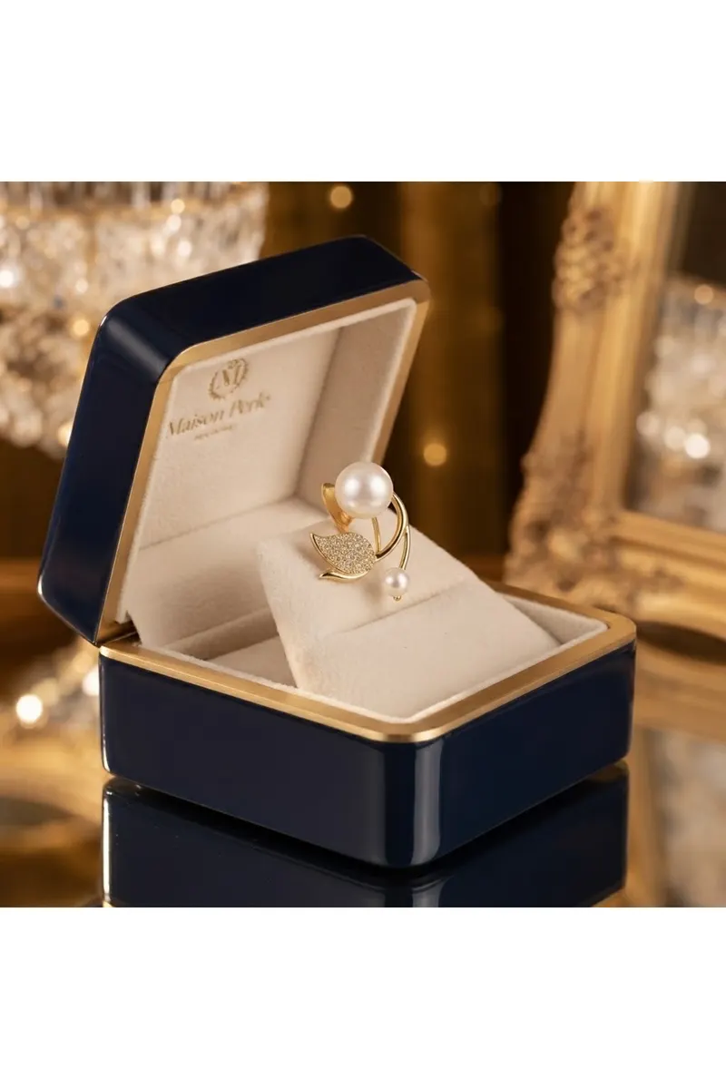 Pirinç Gold Renk Kararmaz Altın Kaplama İncili Lale Tasarım Küpe