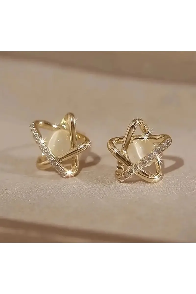 Vip Gold Renk Yapay Elmas Kaplamalı Taşlı Yıldız Model Çelik Küpe