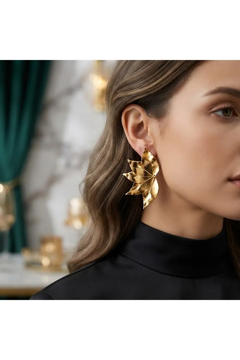 Gold Renk Zara Model Yarım Çiçek Çelik Küpe