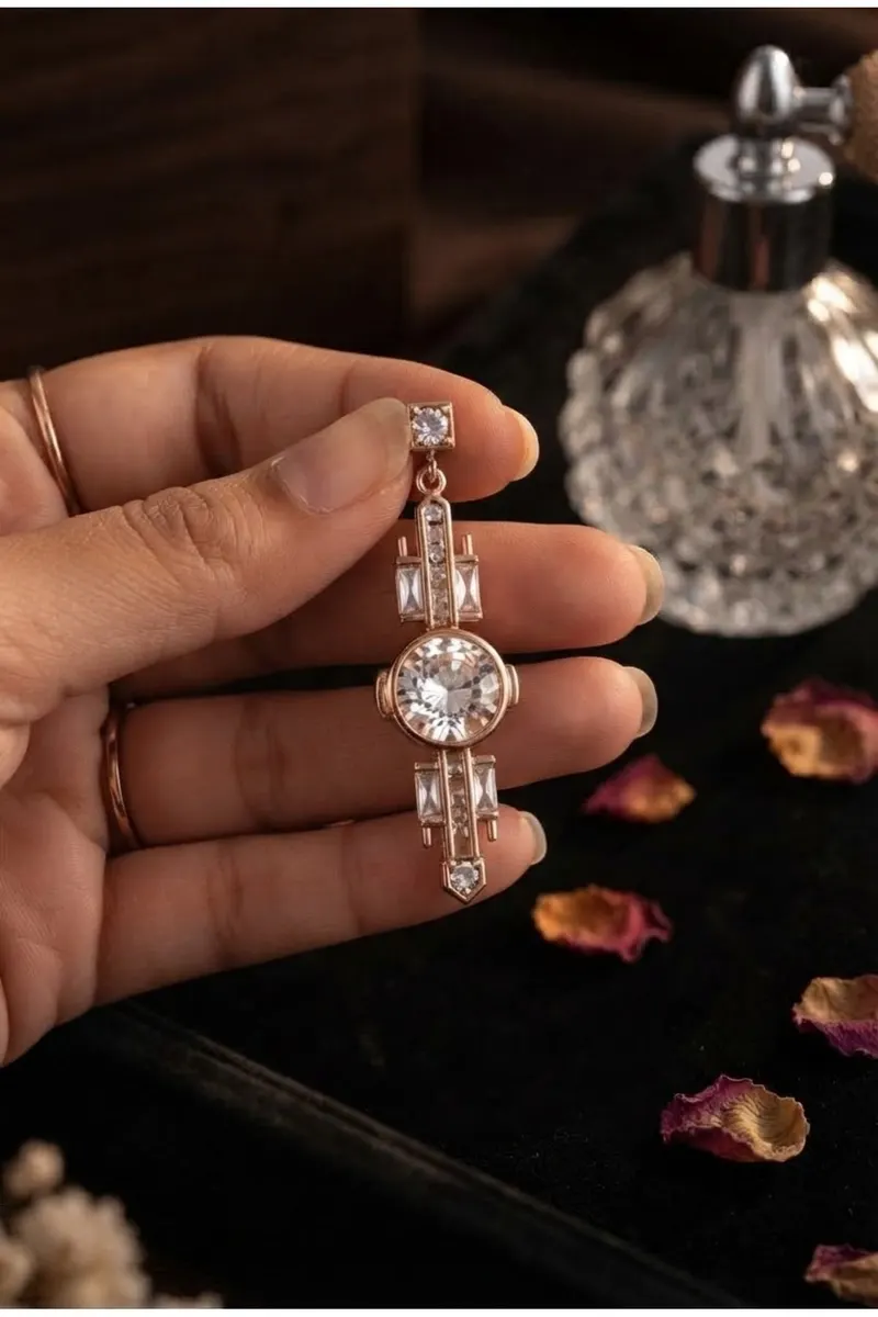 Rose Renk Zirkon Taşlı Geometrik Sallantılı Küpe