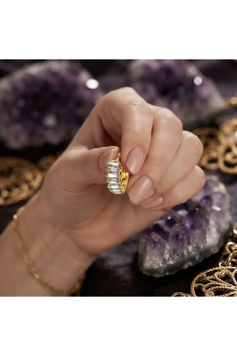 Gold Renk Sıralı Baget Taşlı Halka Model Çelik Küpe