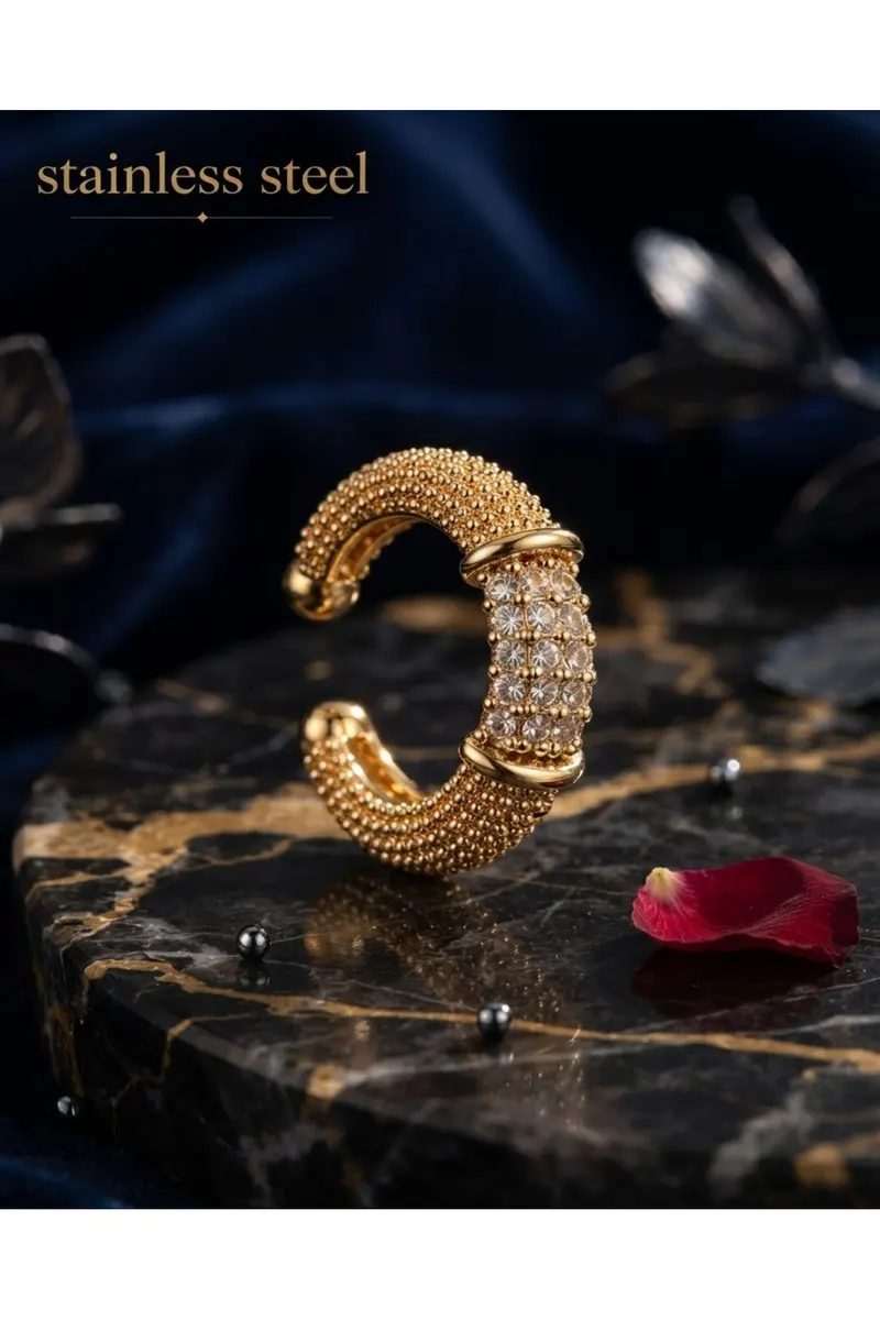 Gold Renk 1 Adet Zirkon Göbek Sıra Taşlı Tekli Sıkıştırmalı Kıkırdak Çelik Küpe