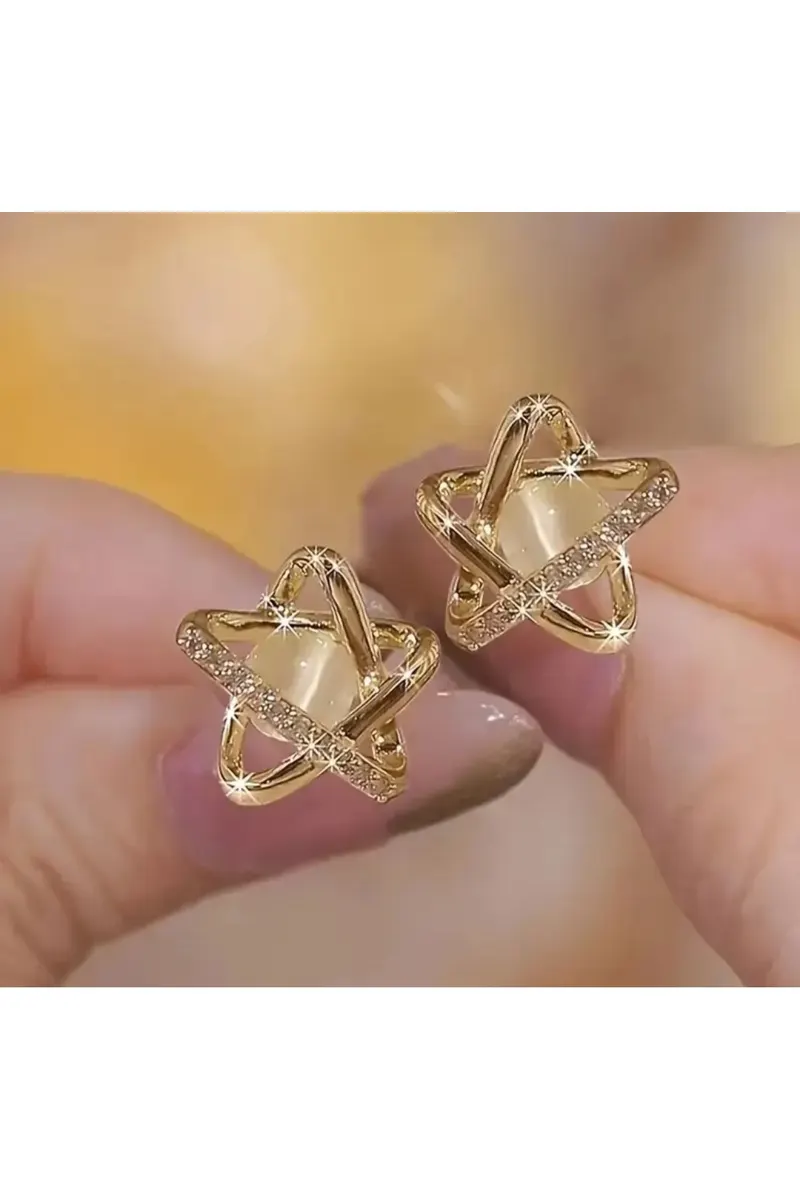 Vip Gold Renk Yapay Elmas Kaplamalı Taşlı Yıldız Model Çelik Küpe