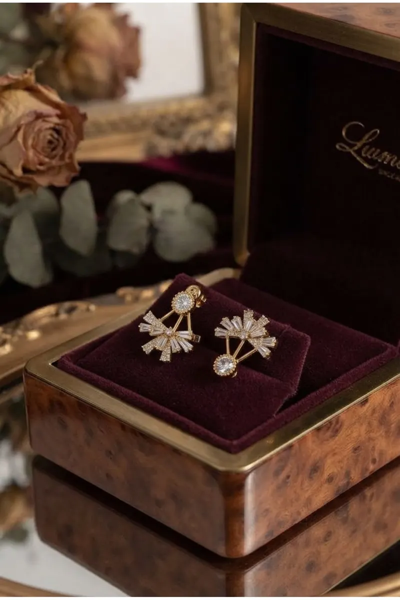 Pirinç Gold Renk Zirkon Taşlı Yassı Fiyonk Model Küpe