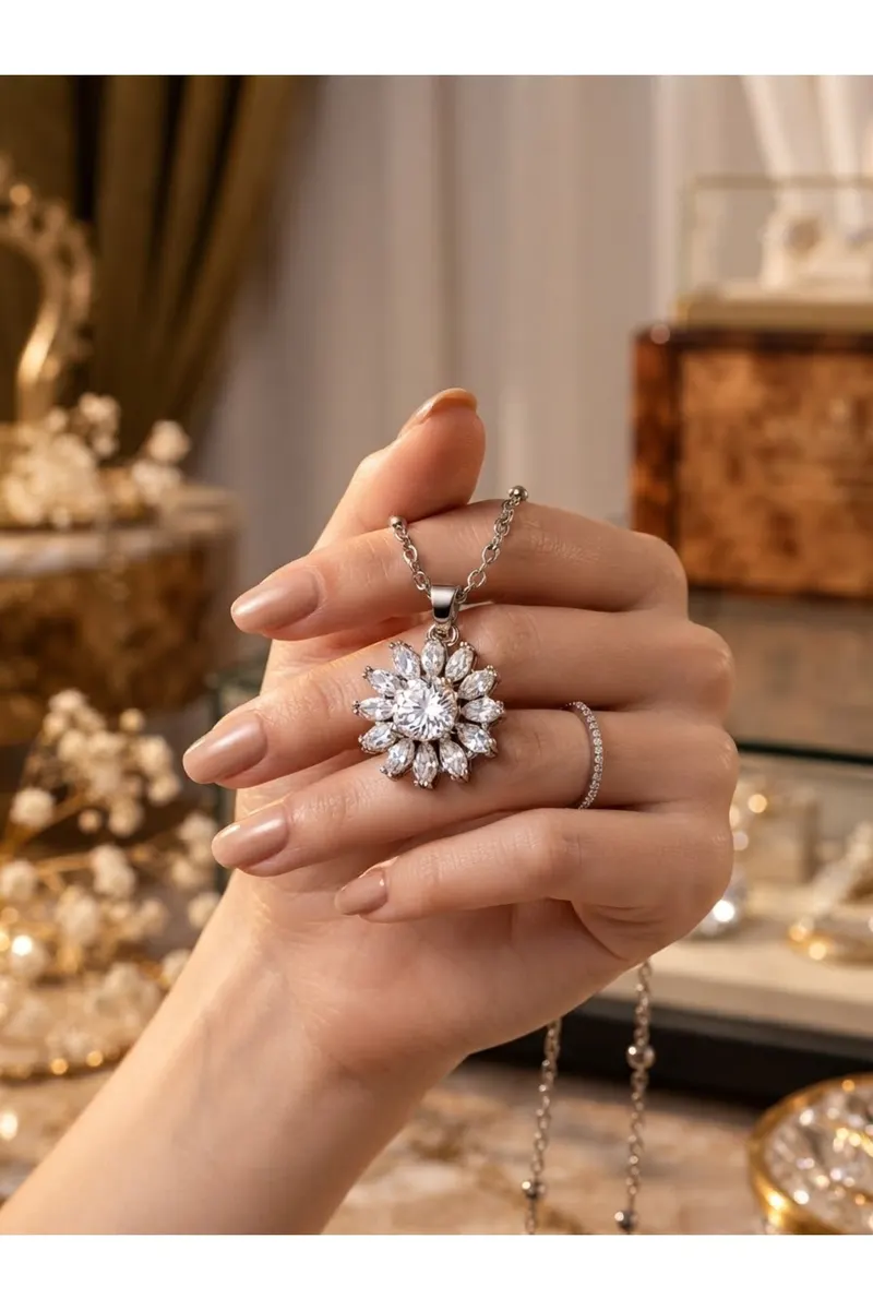 Gümüş Renk Mekik Taşlı Model Top Zincir Çelik Kolye