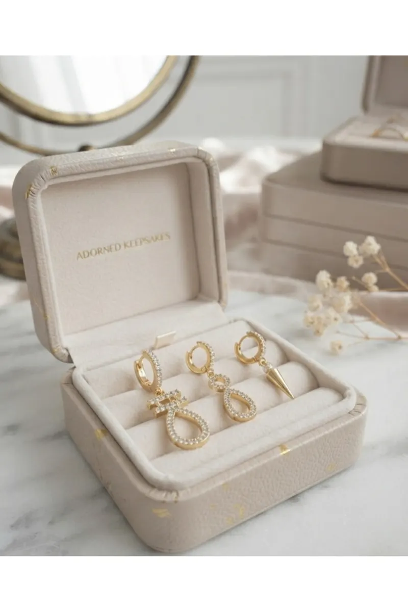 Pirinç Zirkon Taşlı Sallantılı Model Gold Renk 3'lü Küpe Set