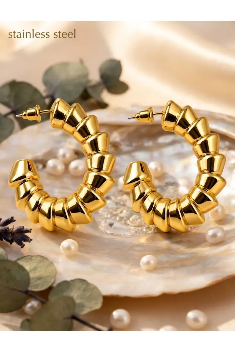 Gold Renk Kruvasan C Model Çelik Küpe