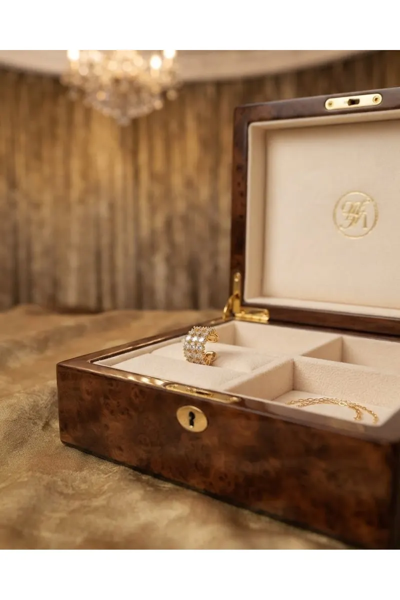 Gold Renk 1 Adet İki Sıralı Taşlı Tek Sıkıştırmalı Kıkırdak Çelik Küpe