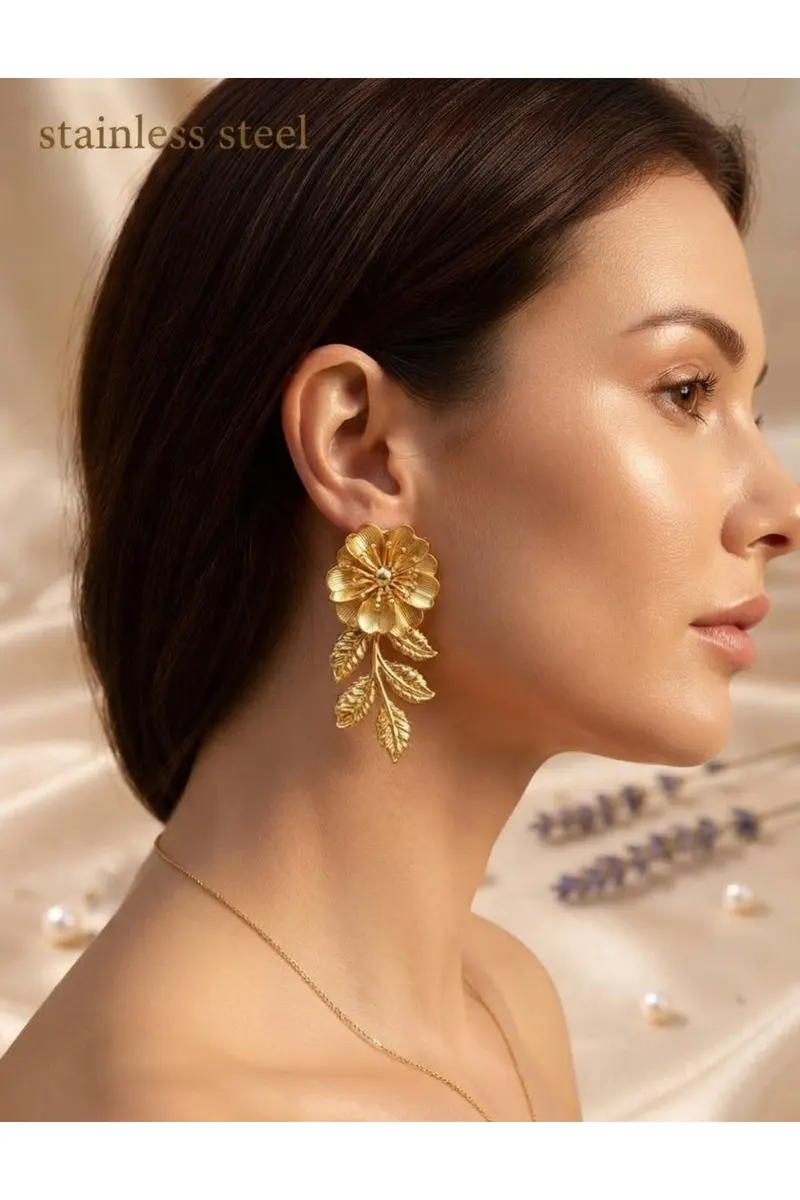 Gold Renk Zara Model Dal Yaprak Detaylı Çiçek Figürlü Çelik Küpe