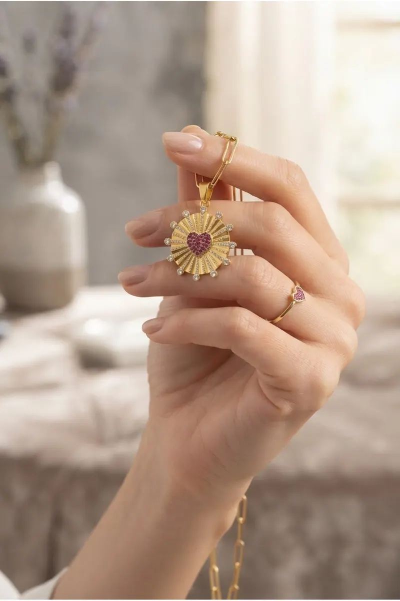 316L Çelik Zincir Gold Renk Pembe Zirkon Taşlı Kalp İşleme Madalyon Model Kolye