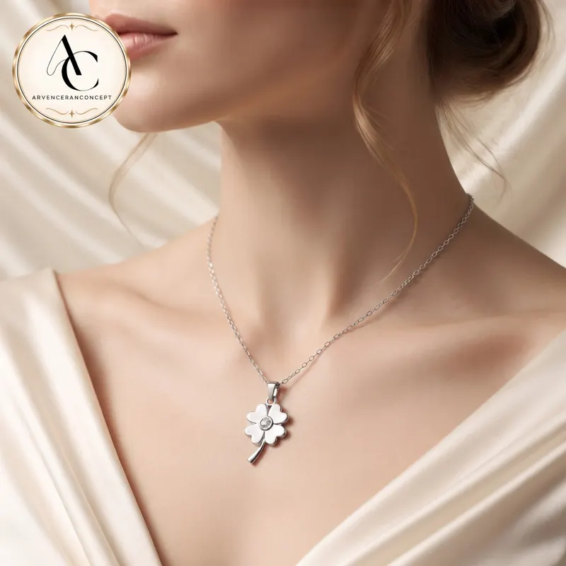 gümüş renk zirkon taşlı yonca model çelik kolye