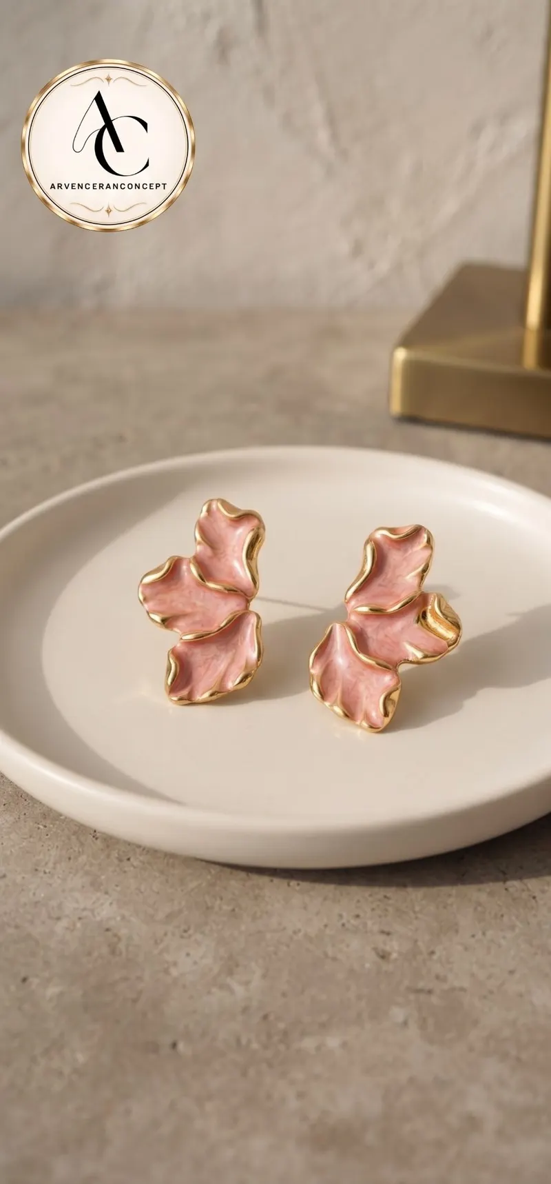 gold renk pembe mineli yaprak küpe