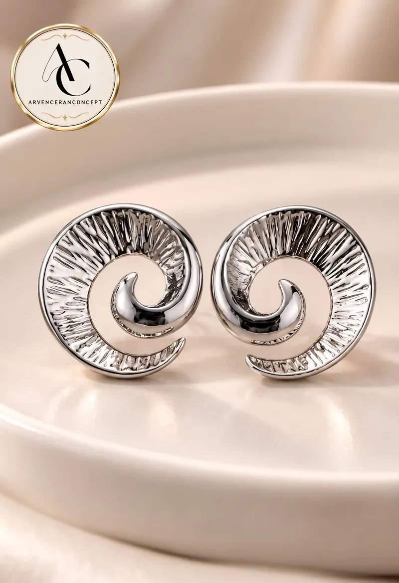 gümüş renk dokulu spiral küpe