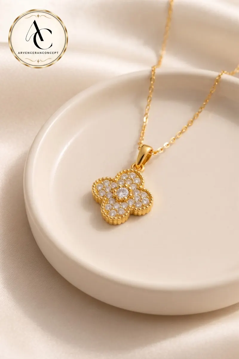 gold renk kabartma yonca model kolye
