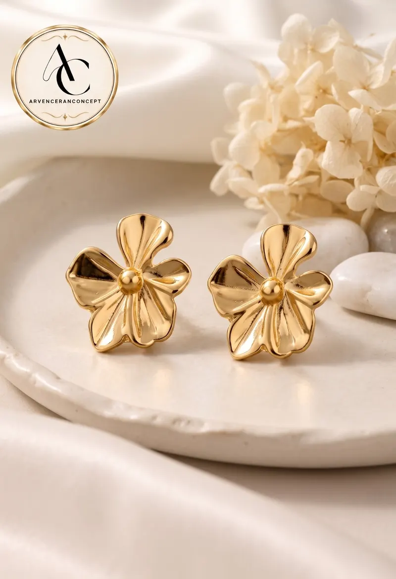 gold renk çiçek figürlü küpe