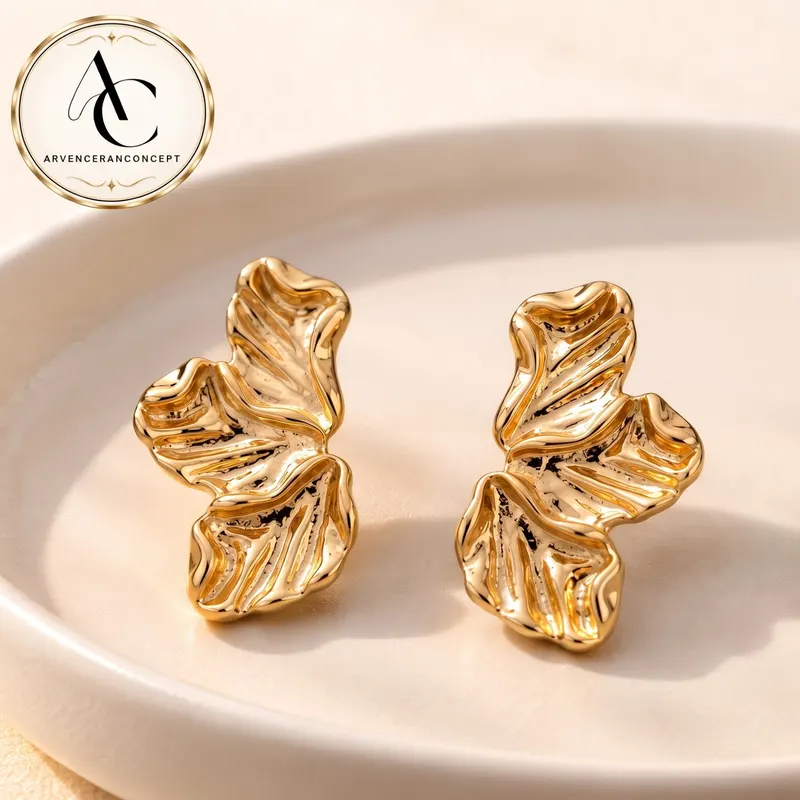 gold renk dokulu yaprak küpe