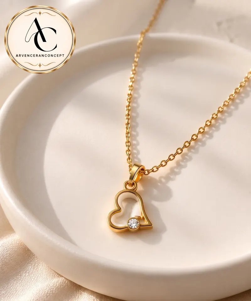 gold renk zirkon taşlı kalp model kolye
