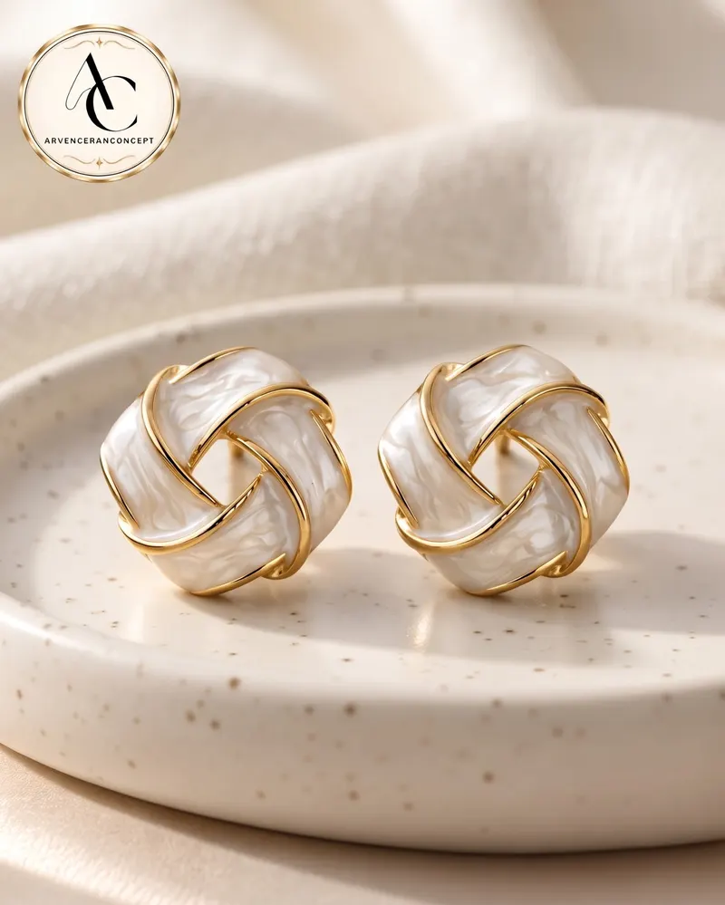 gold renk beyaz mineli geometrik trend küpe