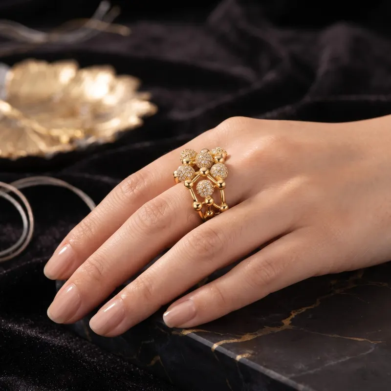 gold renk sıra taşlı çelik yüzük